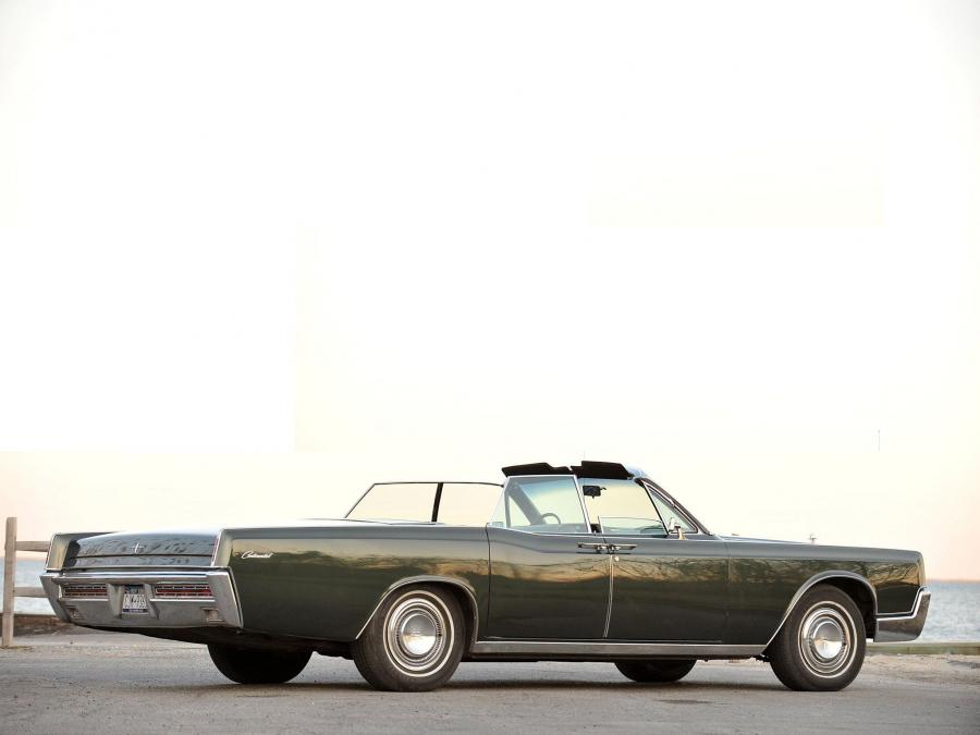  Lincoln Continental Convertible 1967 года  (фото 4 из 5)
